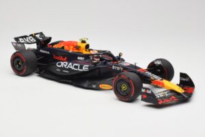 Red Bull Racing RB20 #11 S. Perez Bahrain GP 2024 Minichamps 1:18 110240111 Diecast — photo 4 of 7