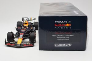 Red Bull Racing RB20 #11 S. Perez Bahrain GP 2024 Minichamps 1:18 110240111 Diecast — photo 6 of 7