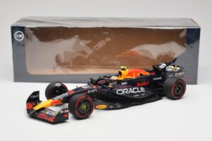 Red Bull Racing RB20 #11 S. Perez Bahrain GP 2024 Minichamps 1:18 110240111 Diecast — photo 7 of 7
