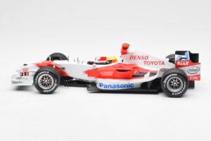 Panasonic Toyota Racing TF106 #8 R. Schumacher F1 2006 Minichamps 1:18 100060007 Diecast — photo 3 of 6