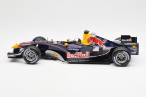 Red Bull Racing Cosworth RB1 #15 C. Klien F1 2005 Minichamps 1:18 100050015 Diecast — photo 3 of 6