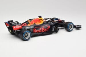 Red Bull Racing Honda RB16B #33 M. Verstappen Turkish GP 2nd Place 2021 Minichamps 1:18 110211633 Diecast — photo 2 of 7