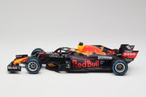 Red Bull Racing Honda RB16B #33 M. Verstappen Belgian GP Winner 2021 Minichamps 1:18 110211333 Resin — photo 3 of 7