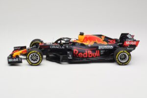 Red Bull Racing Honda RB16B #33 M. Verstappen Mexican GP Winner 2021 Minichamps 1:18 110211933 Resin — photo 3 of 6