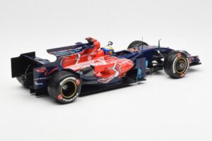 Red Bull Racing RB6 #6 M. Webber F1 Showcar 2010 Minichamps 1:18 150100076 Diecast — photo 2 of 6