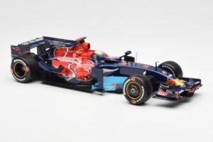 Red Bull Racing RB6 #6 M. Webber F1 Showcar 2010 Minichamps 1:18 150100076 Diecast — photo 4 of 6