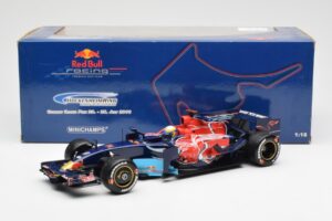 Red Bull Racing RB6 #6 M. Webber F1 Showcar 2010 Minichamps 1:18 150100076 Diecast — photo 6 of 6