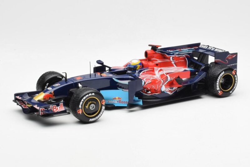 Red Bull Racing RB6 #6 M. Webber F1 Showcar 2010 Minichamps 1:18 150100076 Diecast