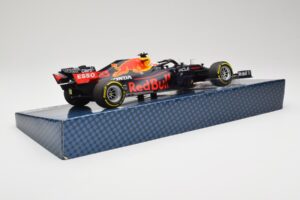 Red Bull Racing Honda RB16B #33 M. Verstappen Emilia Romagna GP 2021 Case Edition Minichamps 1:18 113210133 Resin — photo 3 of 7