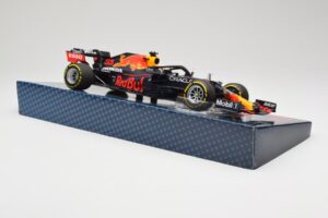Red Bull Racing Honda RB16B #33 M. Verstappen Emilia Romagna GP 2021 Case Edition Minichamps 1:18 113210133 Resin — photo 4 of 7