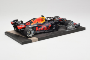 Red Bull Racing RB16B #33 M. Verstappen Monaco GP Winner 2021 Minichamps 1:18 113210533-R1 Resin — photo 3 of 6