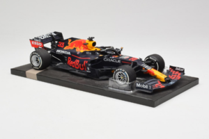 Red Bull Racing RB16B #33 M. Verstappen Monaco GP Winner 2021 Minichamps 1:18 113210533-R1 Resin — photo 4 of 6