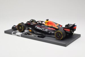 Oracle Red Bull Racing RB18 #33 M. Verstappen Belgian GP 2022 Minichamps 1:18 113221401 Resin — photo 5 of 7