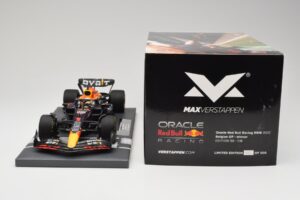 Oracle Red Bull Racing RB18 #33 M. Verstappen Belgian GP 2022 Minichamps 1:18 113221401 Resin — photo 6 of 7
