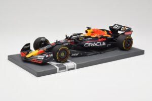Oracle Red Bull Racing RB18 #33 M. Verstappen Mexican GP 2022 Minichamps 1:18 113222001 Resin — photo 2 of 7