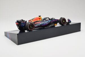 Oracle Red Bull Racing RB19 #33 M. Verstappen Miami GP 2023 Case Edition Minichamps 1:18 113233501 Resin — photo 3 of 7
