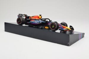 Oracle Red Bull Racing RB19 #33 M. Verstappen Miami GP 2023 Case Edition Minichamps 1:18 113233501 Resin — photo 4 of 7