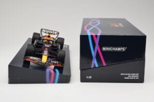 Oracle Red Bull Racing RB19 #33 M. Verstappen Miami GP 2023 Case Edition Minichamps 1:18 113233501 Resin — photo 6 of 7
