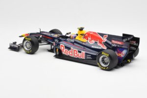 Red Bull Racing RB7 #2 M. Webber Showcar F1 2011 Minichamps 1:18 110110072 Diecast — photo 5 of 6