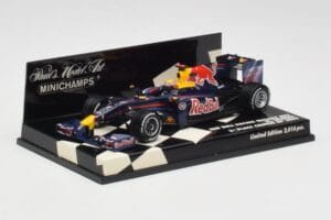 Red Bull Racing Renault RB5 #14 M. Webber Race Car 2009 Minichamps 1:43 400090114 Diecast — photo 2 of 5