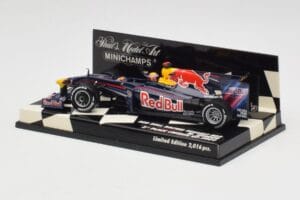 Red Bull Racing Renault RB5 #14 M. Webber Race Car 2009 Minichamps 1:43 400090114 Diecast — photo 3 of 5