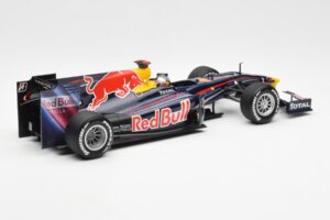 Red Bull Racing Renault RB5 #5 S. Vettel Showcar 2010 Minichamps 1:18 153100175 Diecast — photo 2 of 6