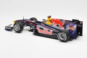 Red Bull Racing Renault RB5 #5 S. Vettel Showcar 2010 Minichamps 1:18 153100175 Diecast — photo 5 of 6