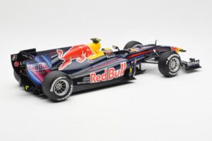 Red Bull Racing Renault RB6 #6 M. Webber F1 2010 Minichamps 1:18 110100006 Diecast — photo 2 of 6