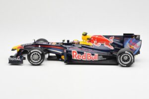 Red Bull Racing Renault RB6 #6 M. Webber F1 2010 Minichamps 1:18 110100006 Diecast — photo 3 of 6
