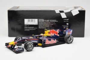 Red Bull Racing Renault RB6 #6 M. Webber F1 2010 Minichamps 1:18 110100006 Diecast — photo 6 of 6