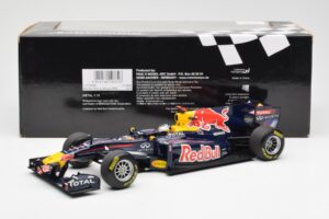 Red Bull Racing Renault RB6 #5 S. Vettel F1 World Champion 2010 Minichamps 1:18 110100005 Diecast — photo 6 of 6