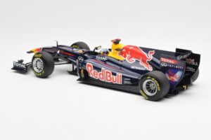 Red Bull Racing Renault RB6 #5 S. Vettel F1 World Champion Showcar 2010 Minichamps 1:18 150100075 Diecast — photo 5 of 6