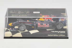 Red Bull Racing RB6 S. Vettel F1 Showcar 2010 Minichamps 1:43 400100075 Diecast — photo 5 of 5