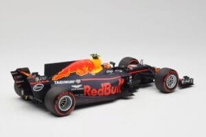 Red Bull Racing RB13 Tag Heuer #33 M. Verstappen Australian GP 2017 Minichamps 1:18 110170033 Resin — photo 2 of 7