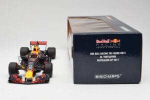 Red Bull Racing RB13 Tag Heuer #33 M. Verstappen Australian GP 2017 Minichamps 1:18 110170033 Resin — photo 6 of 7