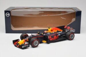 Red Bull Racing RB13 Tag Heuer #33 M. Verstappen Australian GP 2017 Minichamps 1:18 110170033 Resin — photo 7 of 7