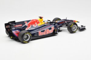 Red Bull Racing Renault RB7 #1 S. Vettel F1 World Champion Showcar 2011 Minichamps 1:18 113110271 Diecast — photo 2 of 6