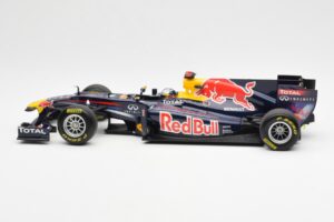 Red Bull Racing Renault RB7 #1 S. Vettel F1 World Champion Showcar 2011 Minichamps 1:18 113110271 Diecast — photo 3 of 6