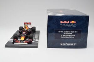 Red Bull RB12 #33 M. Verstappen Spain GP Winner 2016 Minichamps 1:18 117160333 Diecast — photo 7 of 7