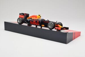 Red Bull RB12 #33 M. Verstappen Spain GP Winner 2016 Minichamps 1:18 147160533 Diecast — photo 4 of 6
