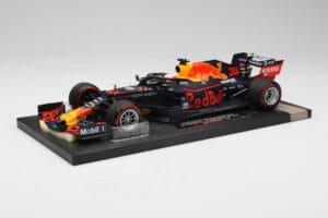 Red Bull RB15 #33 M. Verstappen Brazil GP Winner 2019 Minichamps 1:18 113191933 Diecast — photo 2 of 7