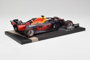 Red Bull RB15 #33 M. Verstappen Brazil GP Winner 2019 Minichamps 1:18 113191933 Diecast — photo 3 of 7