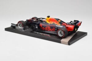 Red Bull RB15 #33 M. Verstappen Brazil GP Winner 2019 Minichamps 1:18 113191933 Diecast — photo 5 of 7