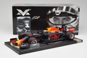 Red Bull RB15 #33 M. Verstappen Brazil GP Winner 2019 Minichamps 1:18 113191933 Diecast — photo 6 of 7
