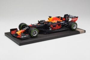 Red Bull RB15 #33 M. Verstappen German GP Winner Wet 2019 Minichamps 1:18 113191133 Diecast — photo 2 of 7