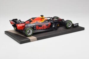 Red Bull RB15 #33 M. Verstappen German GP Winner Wet 2019 Minichamps 1:18 113191133 Diecast — photo 3 of 7