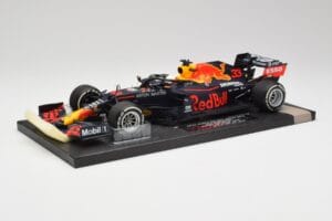 Red Bull RB16 #33 M. Verstappen Abu Dhabi GP Winner 2020 Minichamps 1:18 113201733 Diecast — photo 2 of 6
