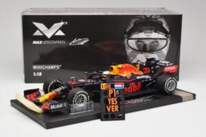 Red Bull RB16 #33 M. Verstappen Abu Dhabi GP Winner 2020 Minichamps 1:18 113201733 Diecast — photo 6 of 6
