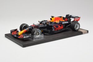 Red Bull RB16B #33 M. Verstappen Dutch GP Winner 2021 Minichamps 1:18 113212533 Diecast — photo 2 of 7