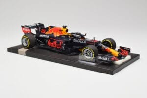 Red Bull RB16B #33 M. Verstappen France GP Winner 2021 Minichamps 1:18 113210833 Diecast — photo 4 of 7
